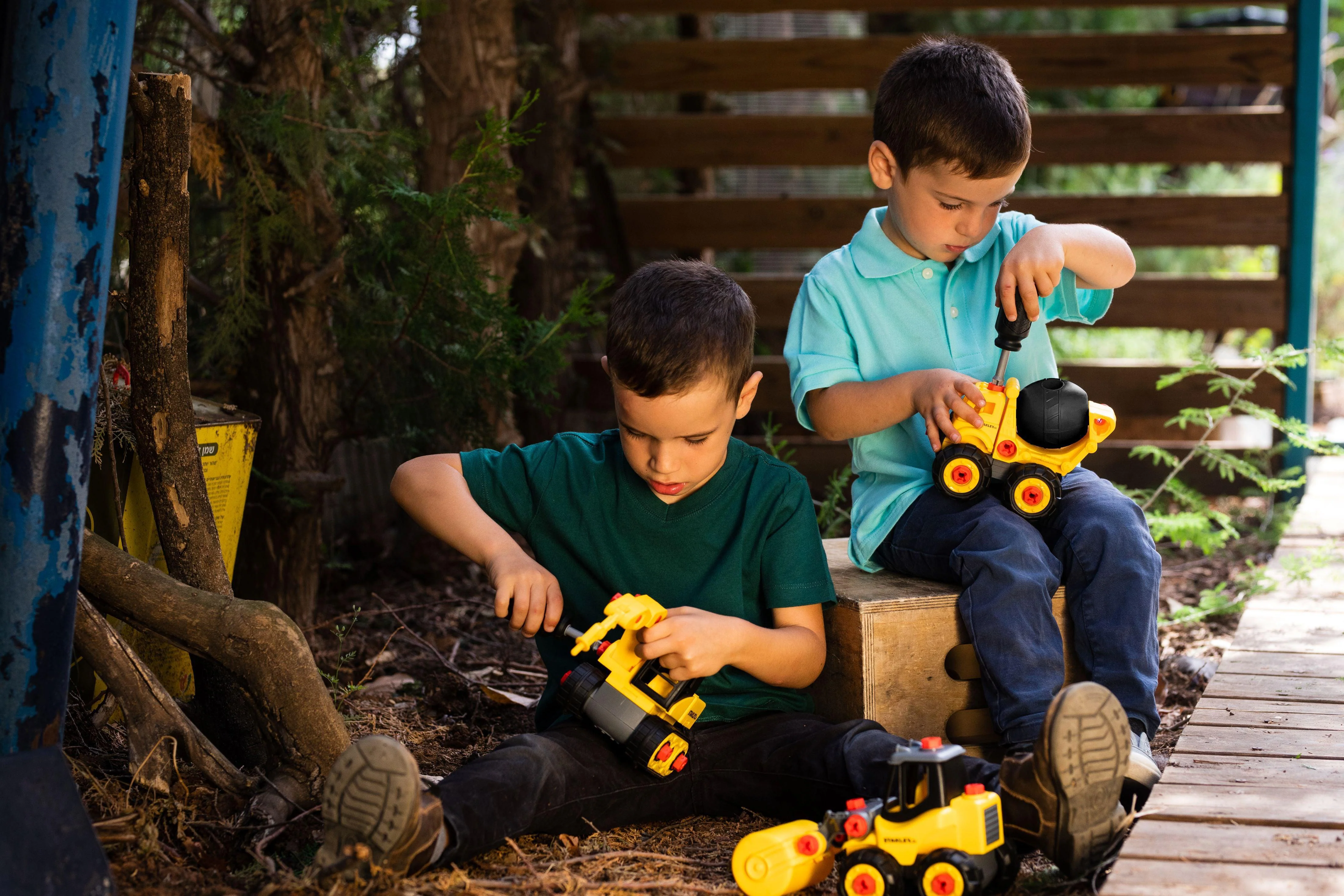 Stanley Jr. Take Apart Classic Cement Mixer - Image 3