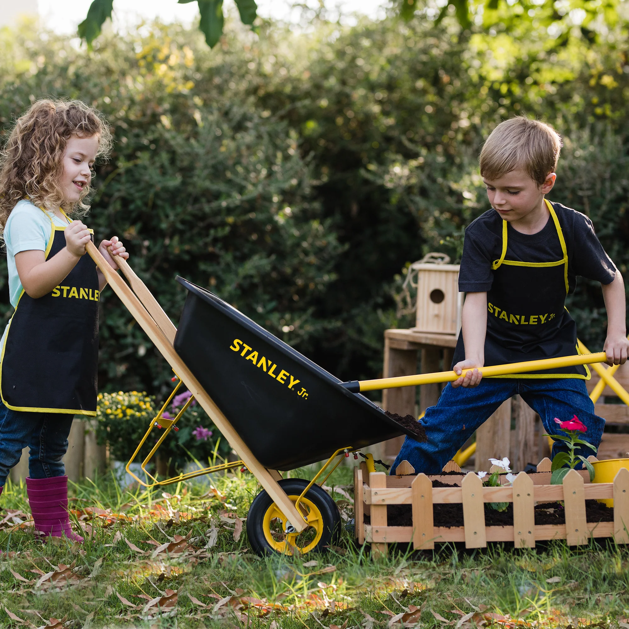 Stanley Jr. Wheelbarrow - Image 3